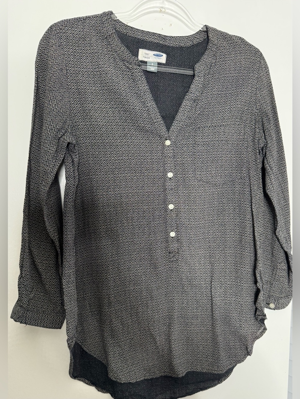 Old Navy Black & White Geometric Henley Tunic size small 100% cotton
